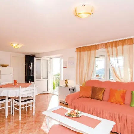 بيت للعطل Holiday Doli With Sea View 04 *